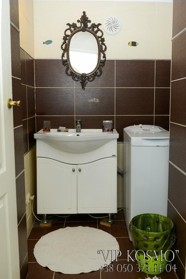 Apart Club Kosmo Apartment Chernivtsi Luaran gambar