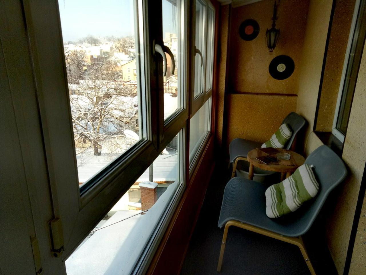 Apart Club Kosmo Apartment Chernivtsi Luaran gambar