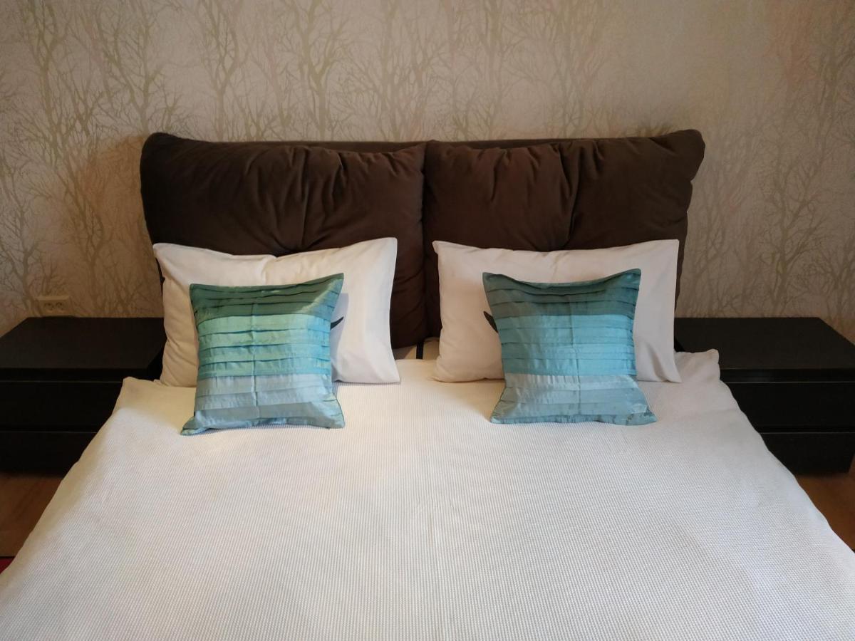 Apart Club Kosmo Apartment Chernivtsi Luaran gambar
